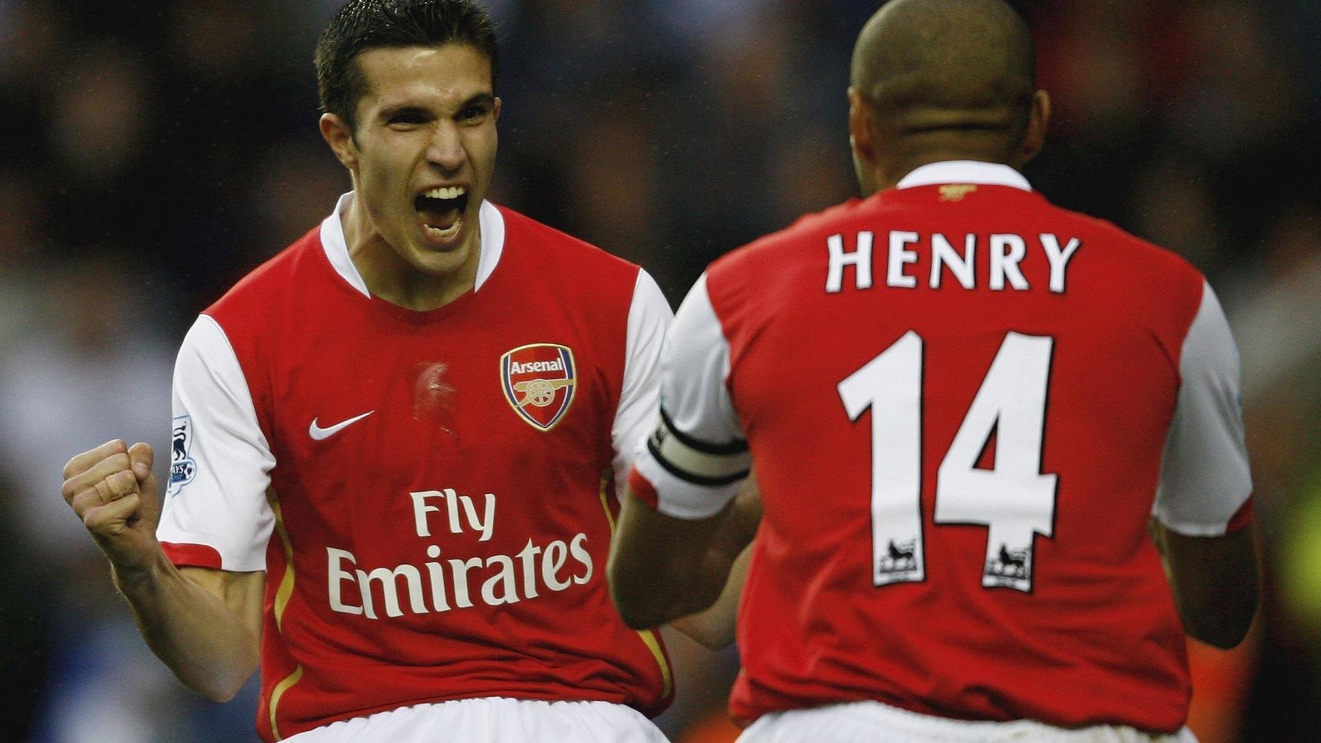 上海海港防线表现持续提升,上海海港官微